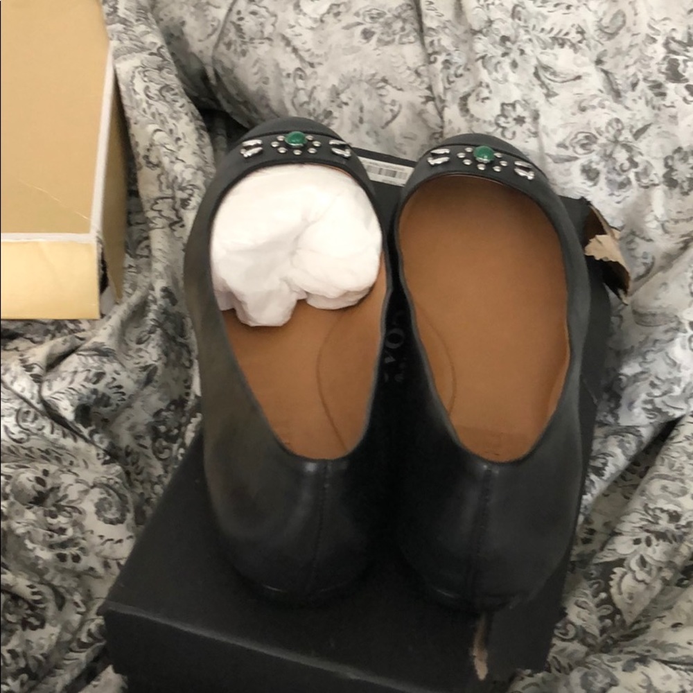 Coach - Picture 3 of 5